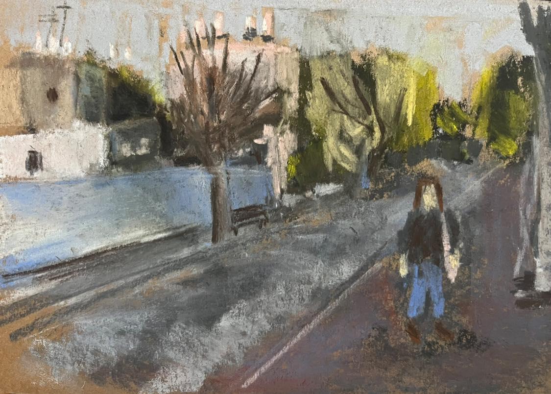 Shalom Yehuda Street: a woman with a bag